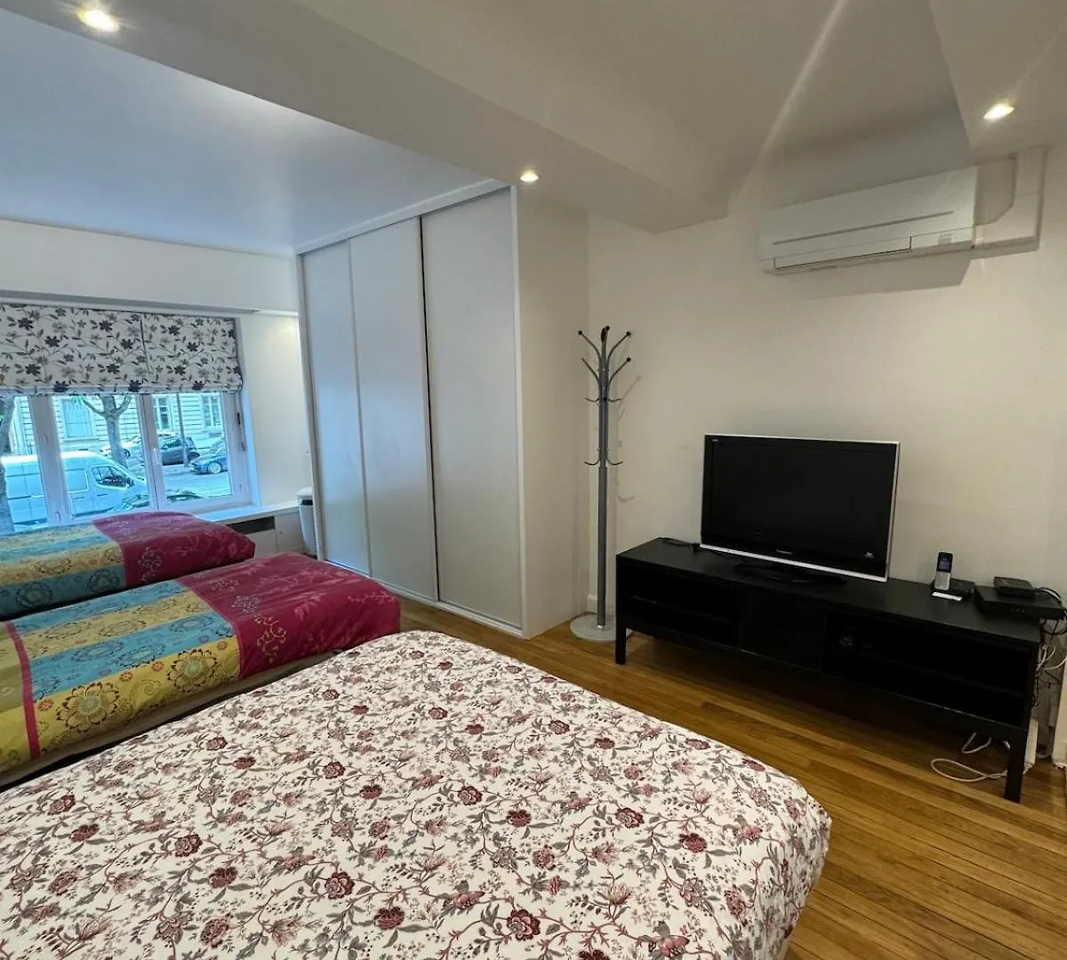Luxurious 2 Bedroom Apartment, Located In Avenue George V 巴黎