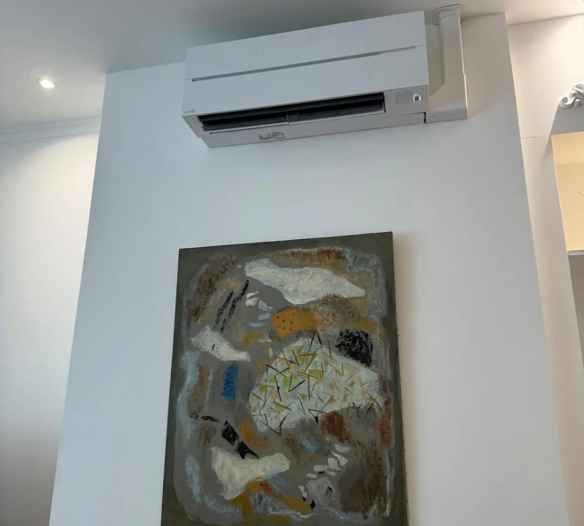 Luxurious 2 Bedroom Apartment, Located In Avenue George V Paříž 0*,  Francie